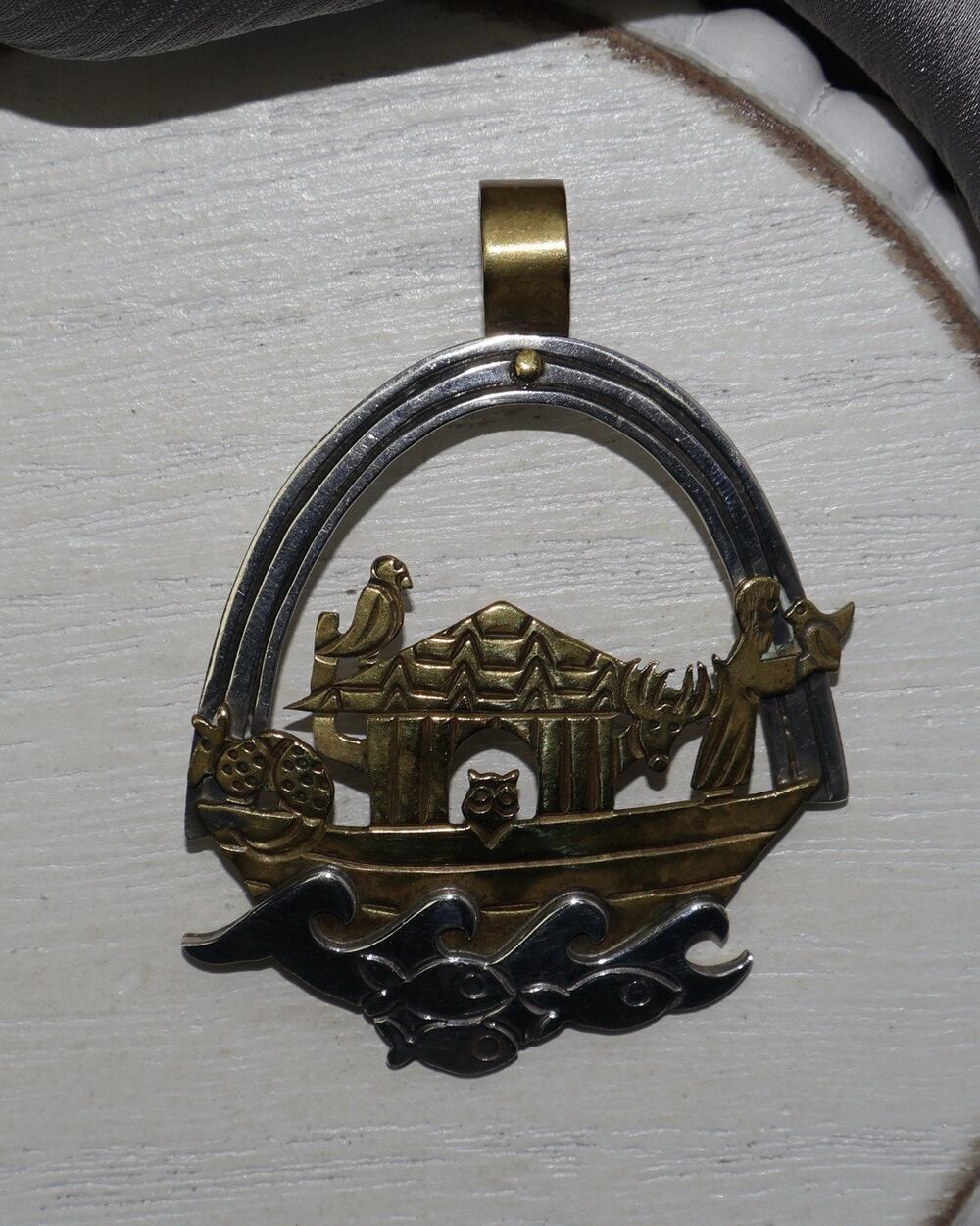 Vintage Jeep Collin’s 925 & Brass Noah’s Ark Animal Ship Pendant 10.1G / 2.1in